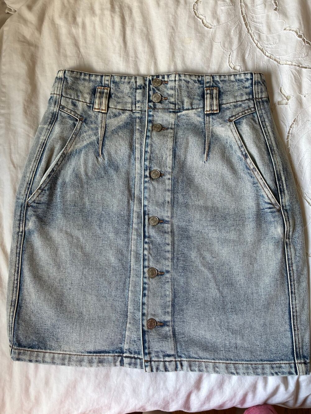 Light blue cotton high-waist short denim skirt